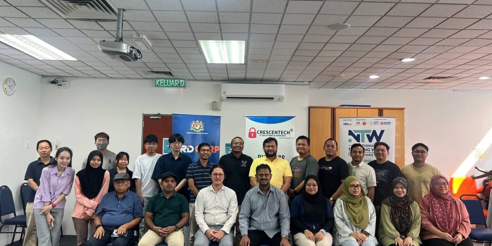 photo_6224340487846873401_y